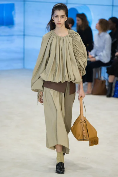 Look 13